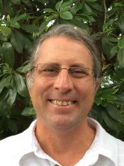 A picture of Steven Howell